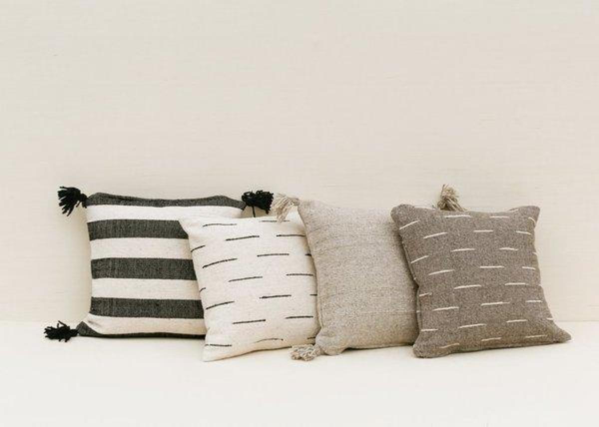 Territory Flecha Pillow - Grey - Image 4 of 4