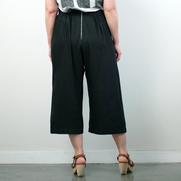 Allison Wonderland Seine Pant - Black Allison Wonderland Seine Pant - Black