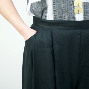 Allison Wonderland Seine Pant - Black Allison Wonderland Seine Pant - Black