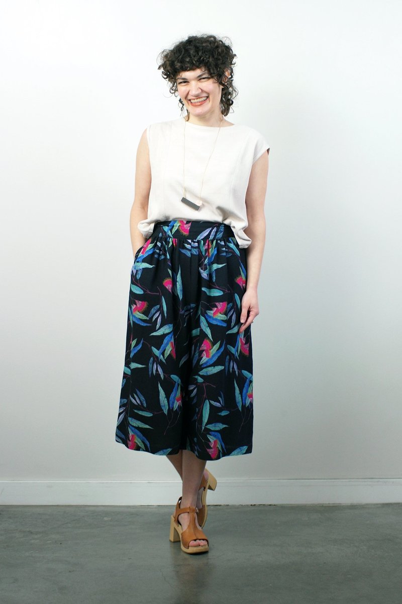 Allison Wonderland Soufflot Culottes - Black Tropical