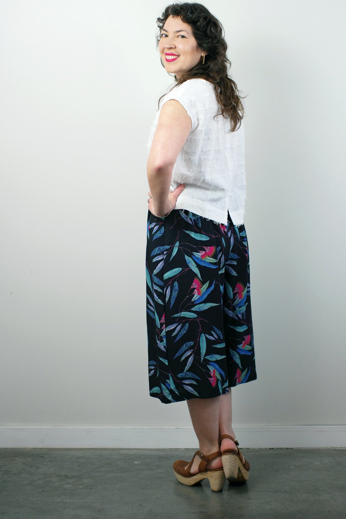 Allison Wonderland Soufflot Culottes - Black Tropical - Image 5 of 6