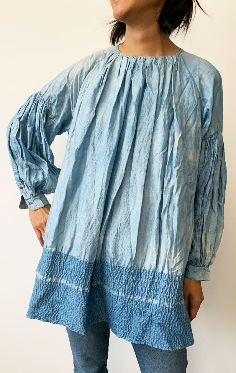 MAKU、 maku textiles チュニック 五分丈 Maku Textiles Silk chambray tunic - blue | Garmentory