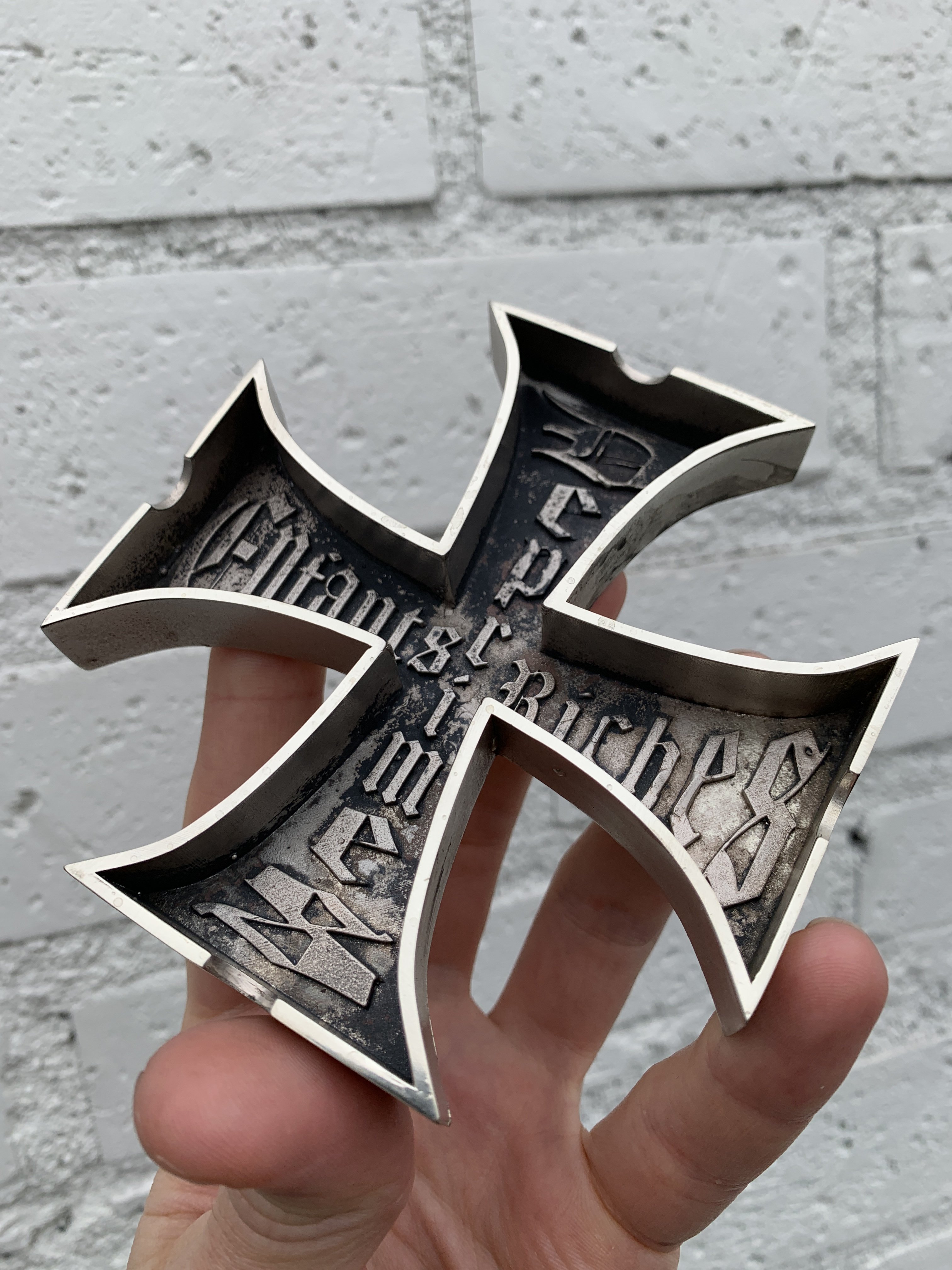 enfants riches deprimes 灰皿 ENFANTS RICHES DÉPRIMÉS | NEW CROSS ASHTRAY
