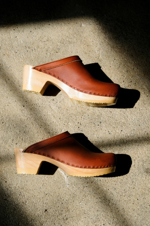 No.6 Old School Clog - Mid Heel - Bourbon No.6 Old School Clog - Mid Heel - Bourbon