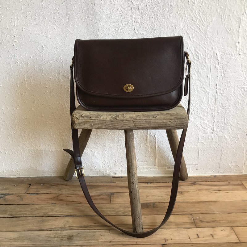 vintage COACH Crossbody City Bag - dark brown | Garmentory