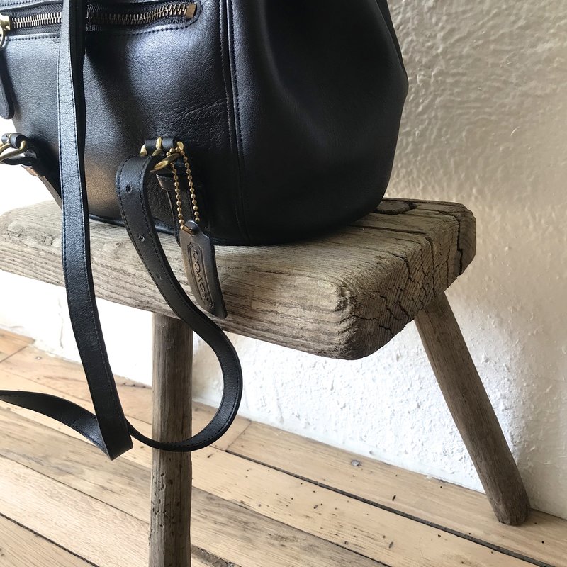 バッグ Vintage Coach backpack All leather black Vintage Coach Black Leather Backpack – Folklore