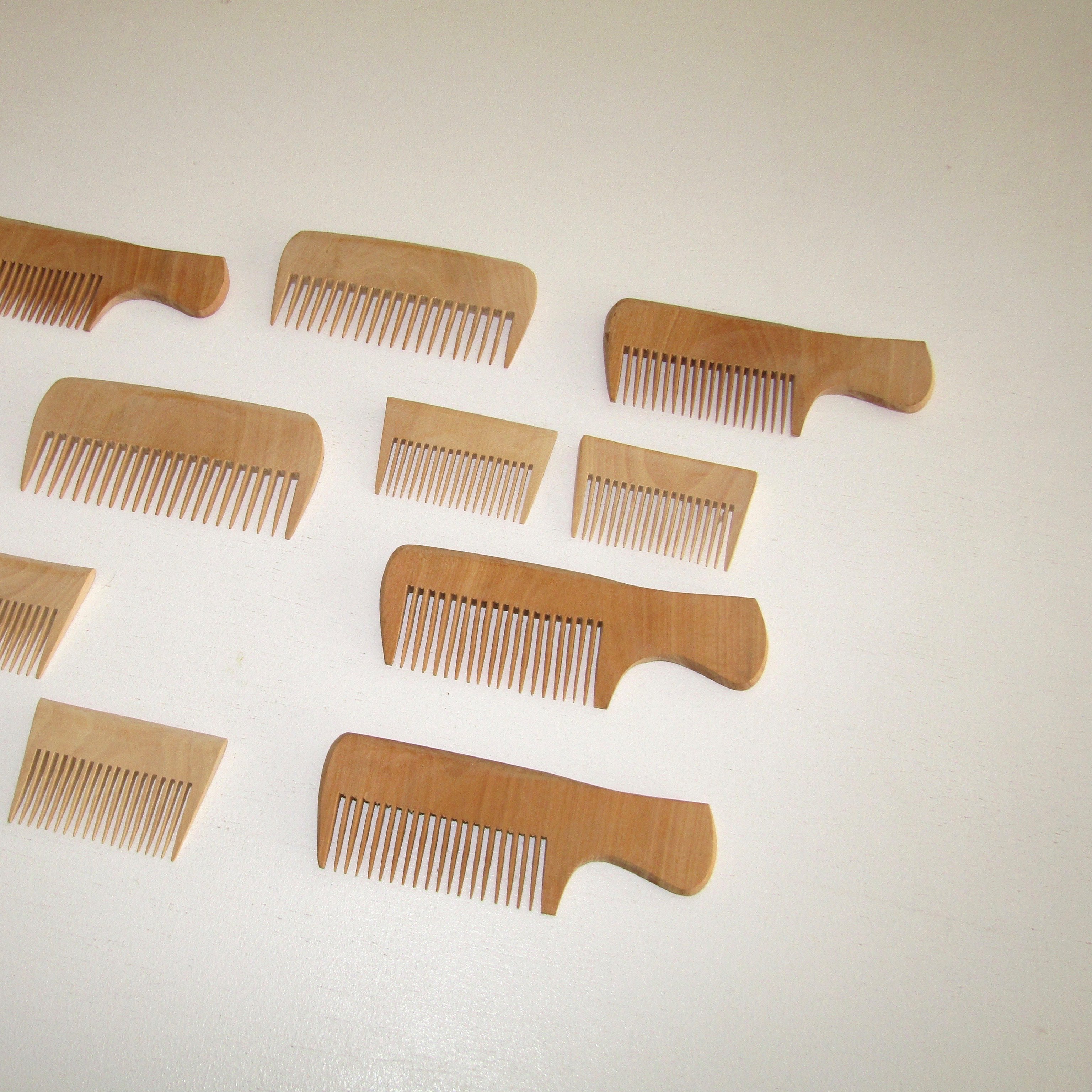 vintage Round Handle Comb Garmentory