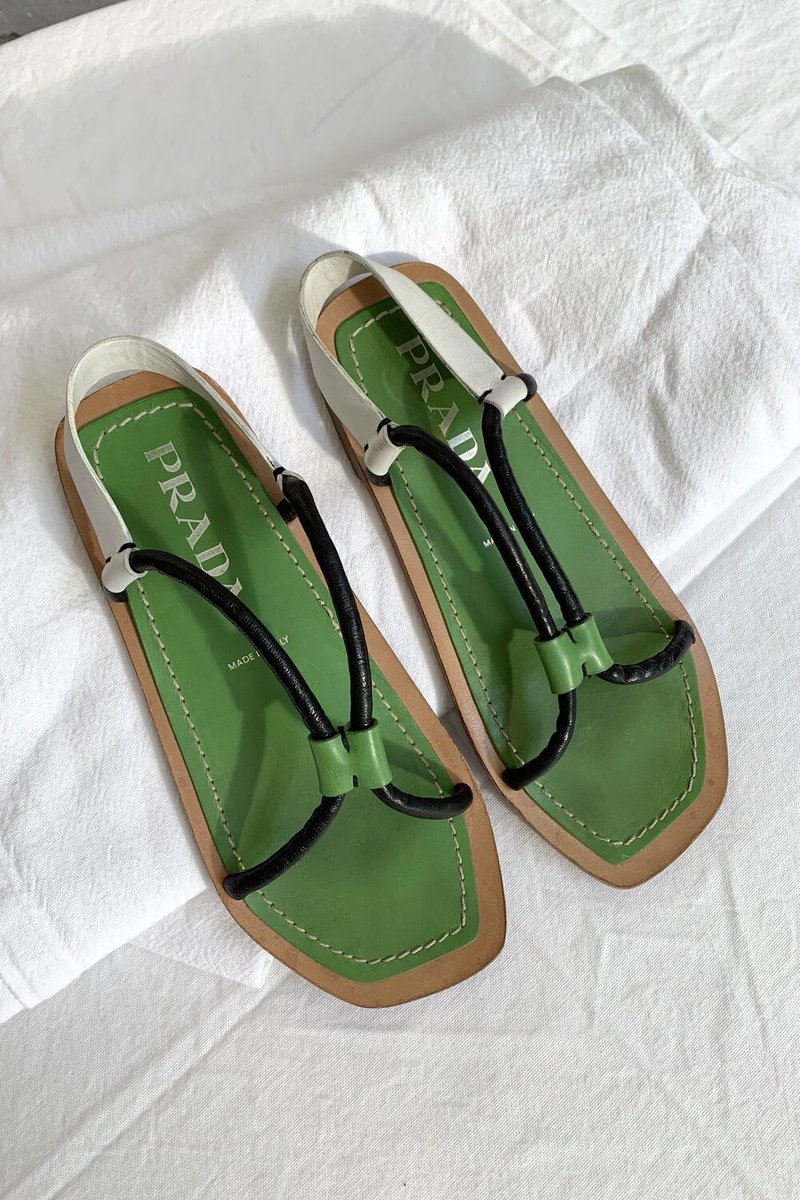 靴 Vintage Prada T-Strap Heel Sandals VTG PRADA Sandals T-Strap Kitten Heels Pattern Jewel Accents