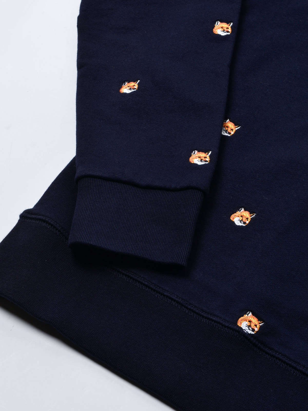 Maison Kitsuné ALL-OVER FOX HEAD EMBROIDERY SWEATSHIRT - NAVY - Image 5 of 5
