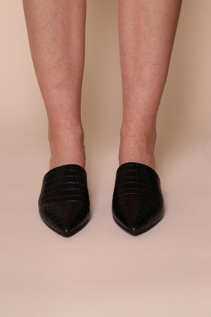 "INTENTIONALLY __________." Taft Mule "INTENTIONALLY __________." Taft Mule