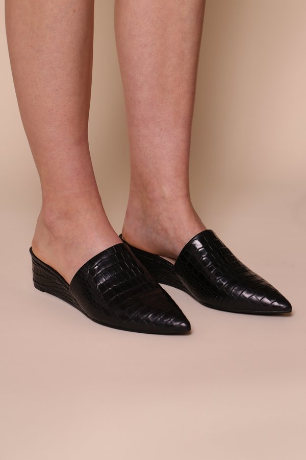 "INTENTIONALLY __________." Taft Mule "INTENTIONALLY __________." Taft Mule