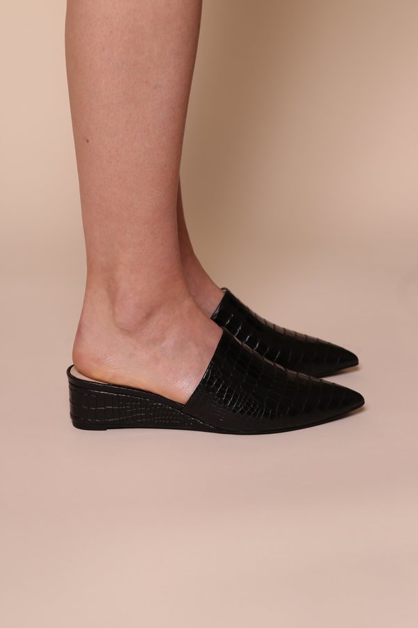 "INTENTIONALLY __________." Taft Mule "INTENTIONALLY __________." Taft Mule