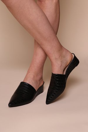 "INTENTIONALLY __________." Taft Mule "INTENTIONALLY __________." Taft Mule