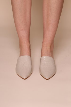 "INTENTIONALLY __________." Taft Mule "INTENTIONALLY __________." Taft Mule