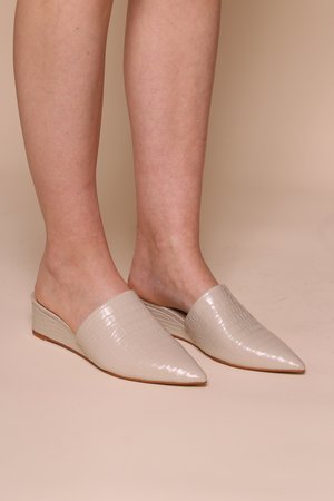 "INTENTIONALLY __________." Taft Mule "INTENTIONALLY __________." Taft Mule