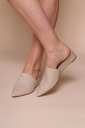 "INTENTIONALLY __________." Taft Mule "INTENTIONALLY __________." Taft Mule