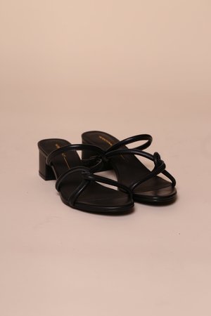"INTENTIONALLY __________." Tami Sandal "INTENTIONALLY __________." Tami Sandal