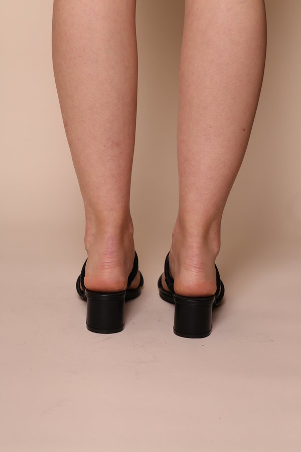 "INTENTIONALLY __________." Tami Sandal "INTENTIONALLY __________." Tami Sandal
