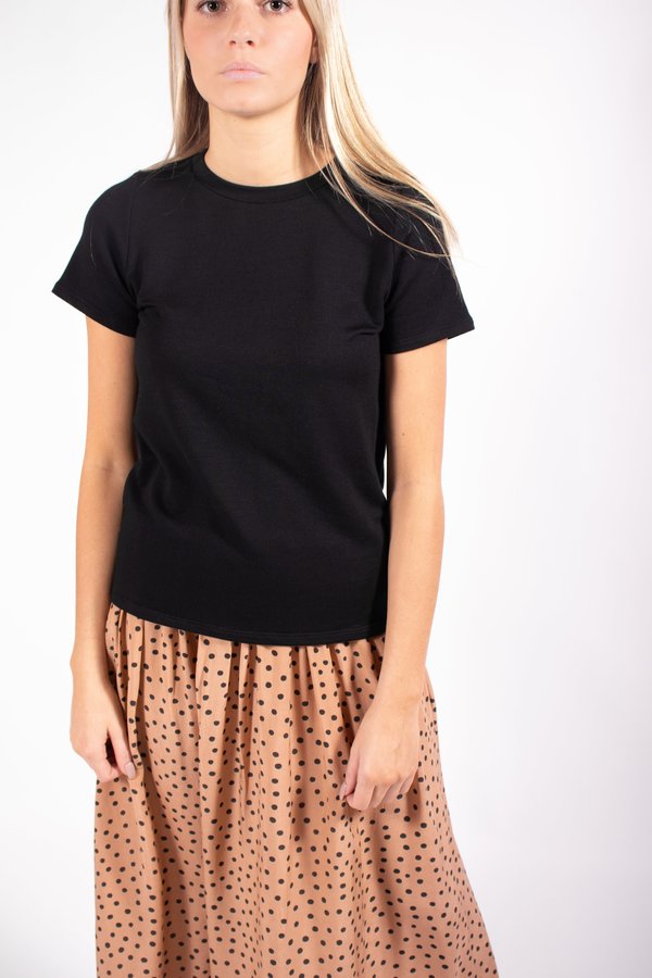 Corinne Collection Corinne - Everyday Tee -Black Corinne Collection Corinne - Everyday Tee -Black
