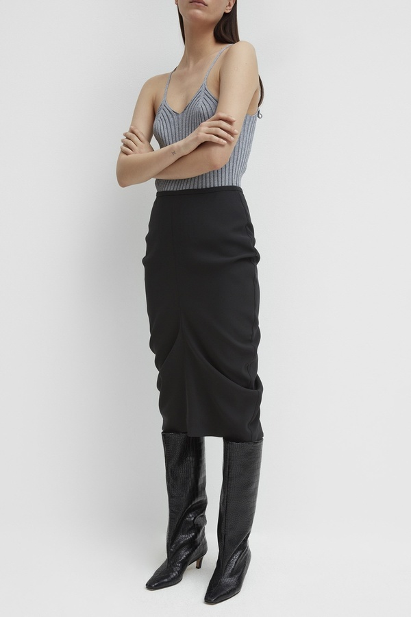 Totême SHAPED SKIRT WITH GATHERING AT FRONT - BLACK Totême SHAPED SKIRT WITH GATHERING AT FRONT - BLACK