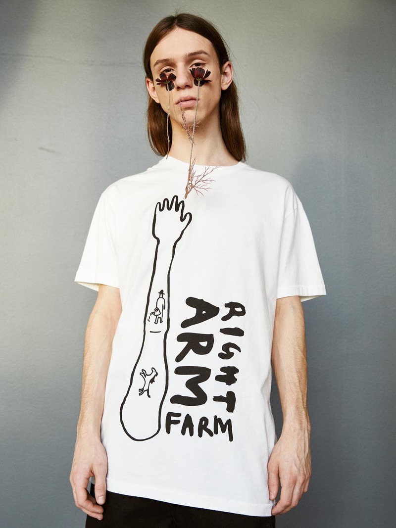 Tシャツ(半袖+袖なし) HENRIK VIBSKOV - 25SS HENRIK VIBSKOV Knuckle Tee Henrik Vibskov Right Arm Farm T-Shirt - White | Garmentory