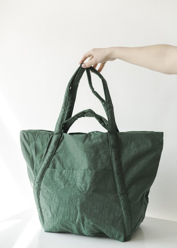 baggu cloud travel tote nylon bag Carry-On UK stockist. Cloud Bag, Black - BAGGU