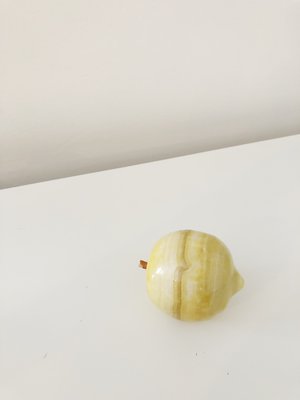 Vintage MID-CENTURY MARBLE FRUIT SET Vintage MID-CENTURY MARBLE FRUIT SET