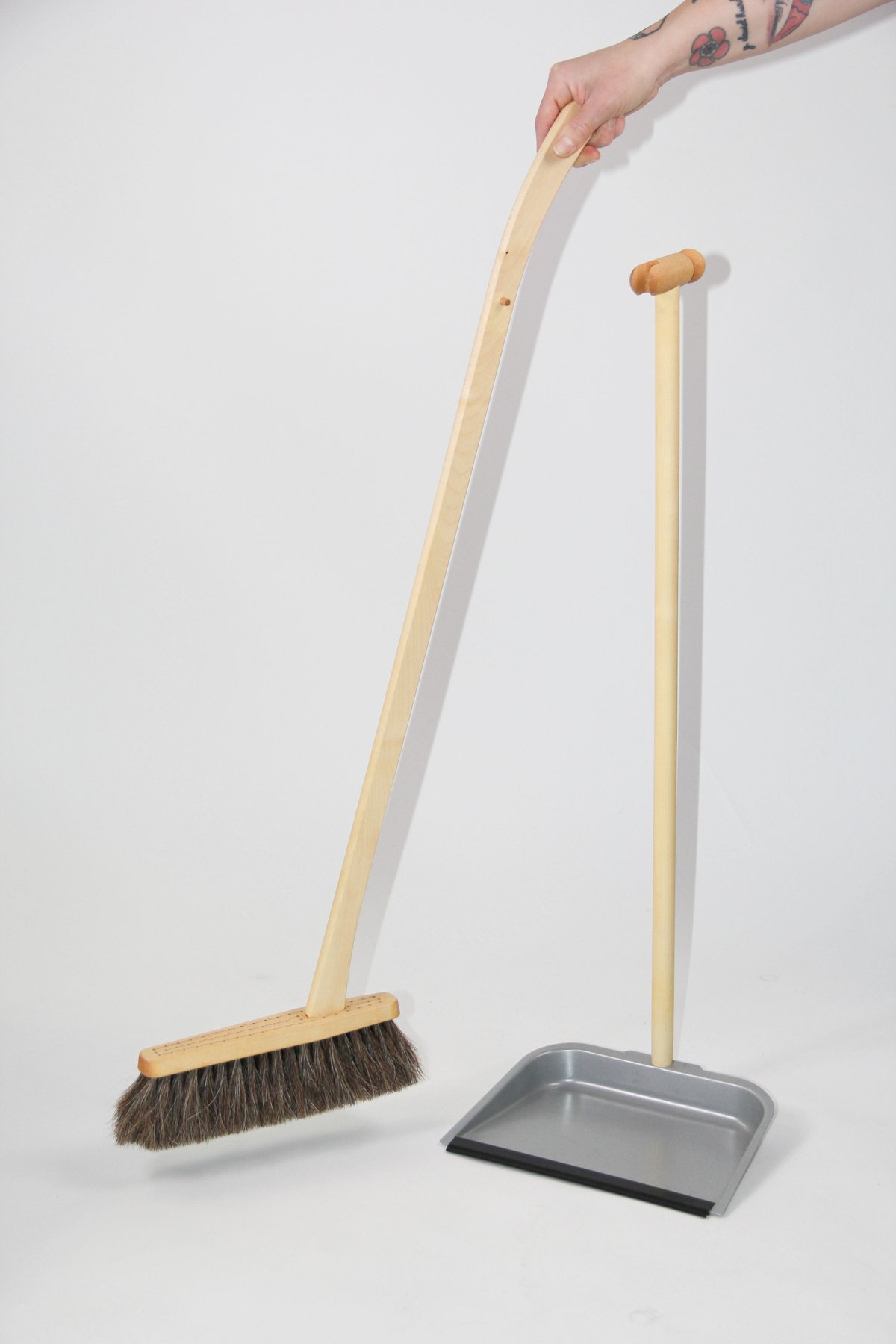 IRIS HANTVERK Standing Dustpan & Brush Set Garmentory