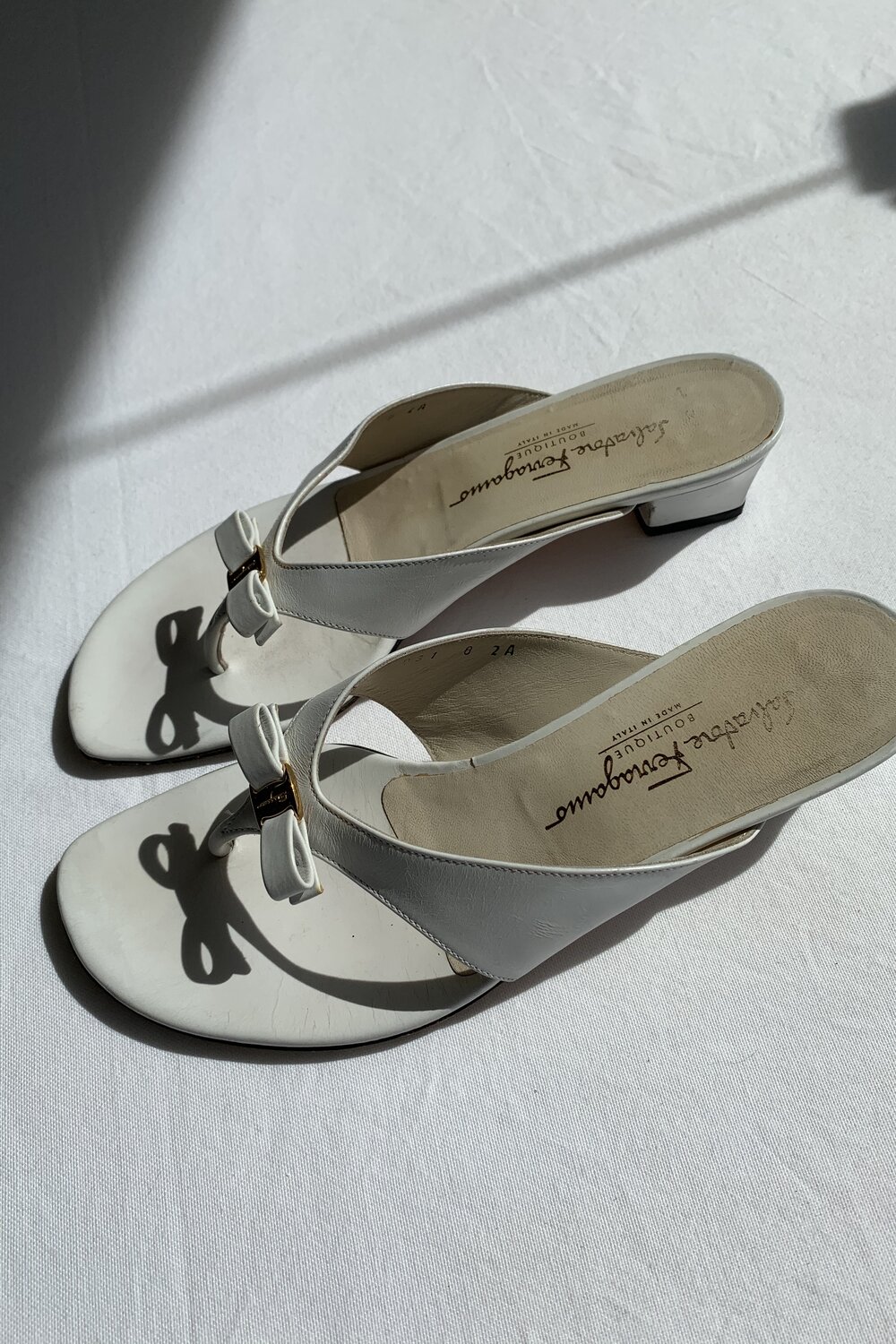 VINTAGE FERRAGAMO BOW SANDALS Garmentory