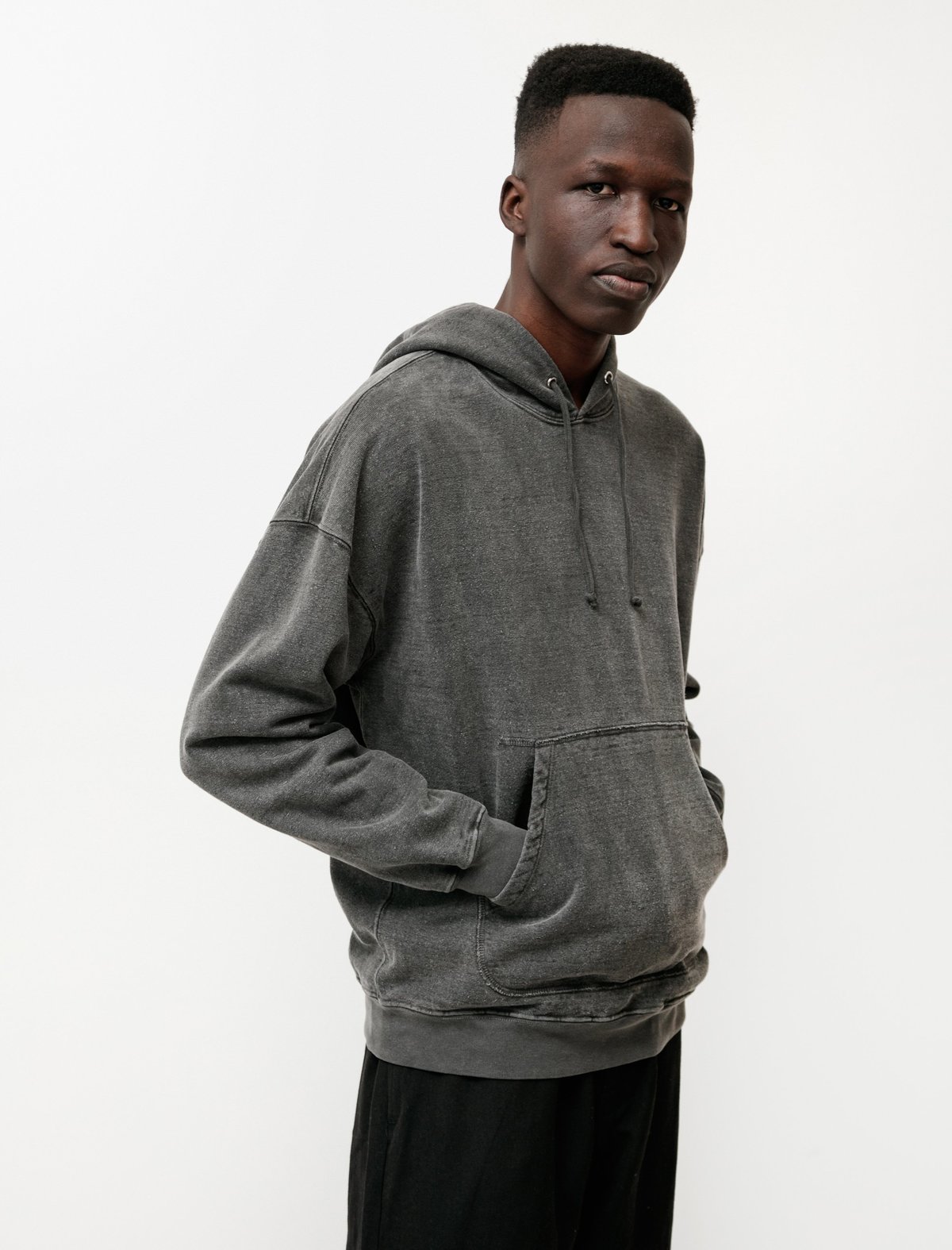Evan Kinori Hooded Sweatshirt in Hemp Cotton - Black | Garmentory