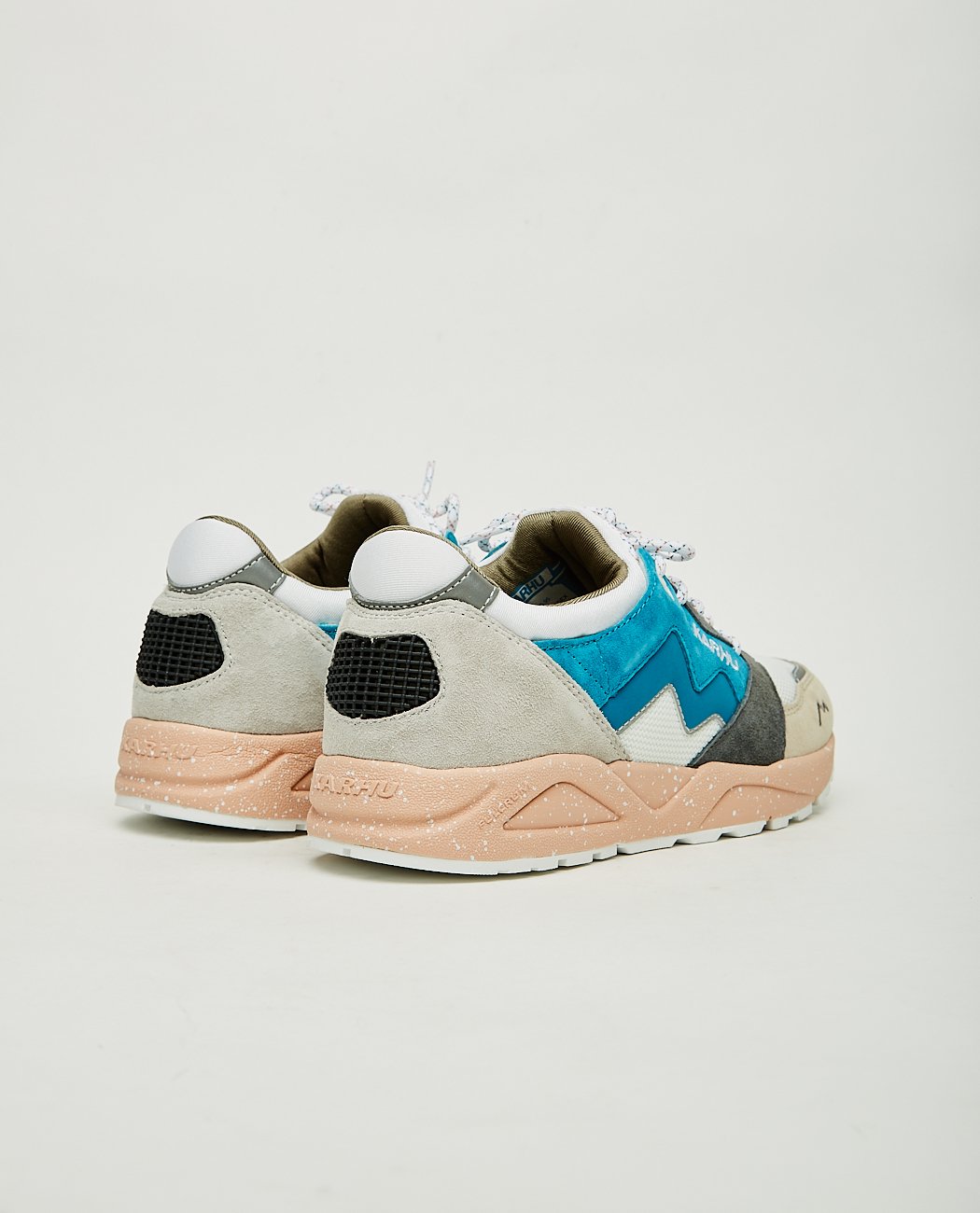 karhu aria 95 whitecap gray mosaic blue