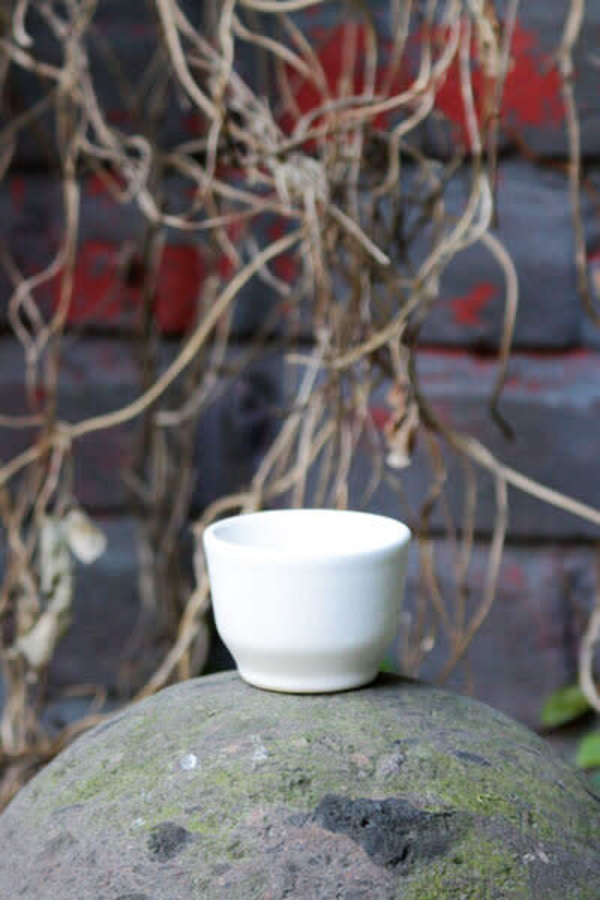 Lagos del Mundo Ceramic Shot Glasses - White Lagos del Mundo Ceramic Shot Glasses - White