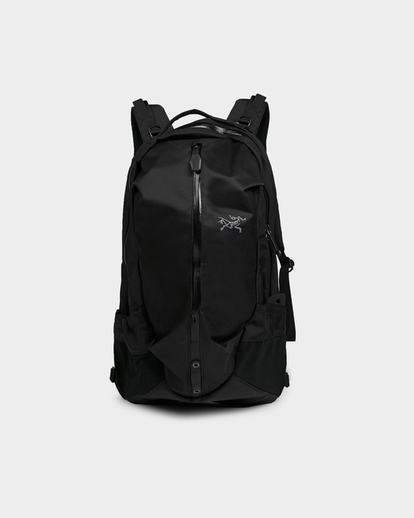 Arc'teryx Arro 22 Backpack - Stealth black | Garmentory