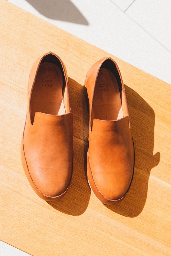 FEIT HAND SEWN SLIPPER - TAN | Garmentory