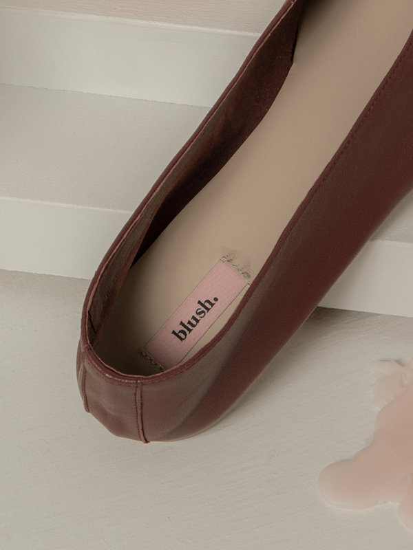 blush. Vino Glove Flat - Burgundy blush. Vino Glove Flat - Burgundy