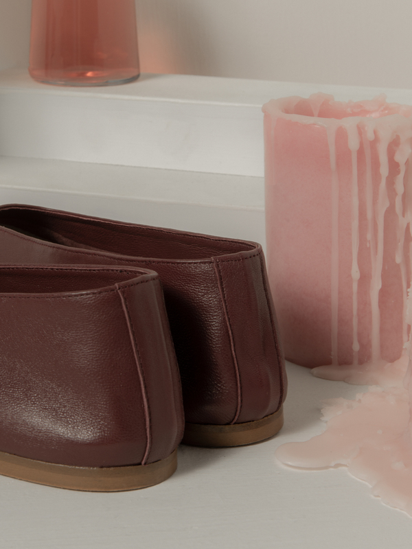 blush. Vino Glove Flat - Burgundy blush. Vino Glove Flat - Burgundy