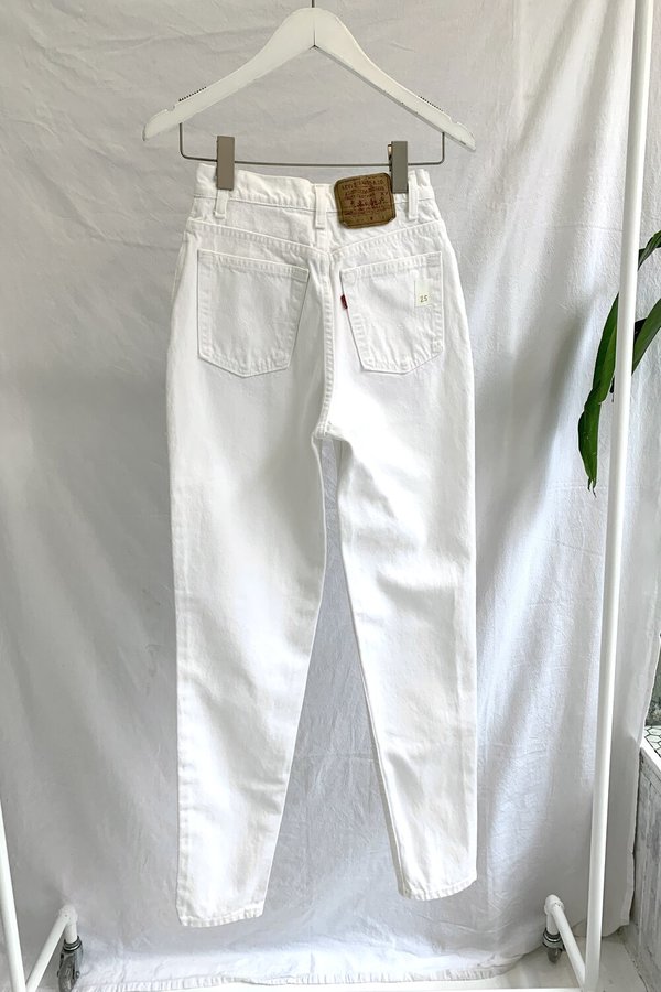 white levi 512 jeans