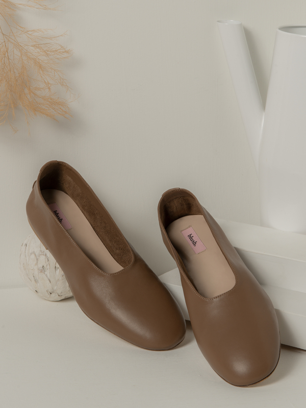 blush. Dattero Glove blush. Dattero Glove