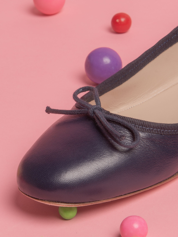 blush. Lafayette Flat - Navy blush. Lafayette Flat - Navy