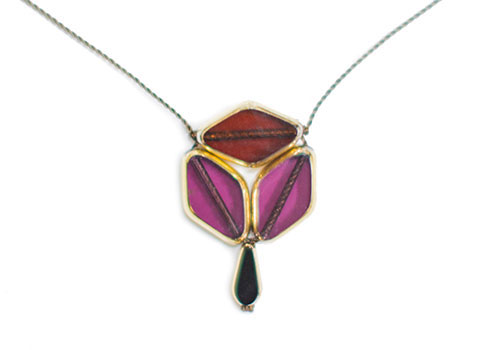 I. RONNI KAPPOS MAUVE HEXAGON PENDANT NECKLACE I. RONNI KAPPOS MAUVE HEXAGON PENDANT NECKLACE