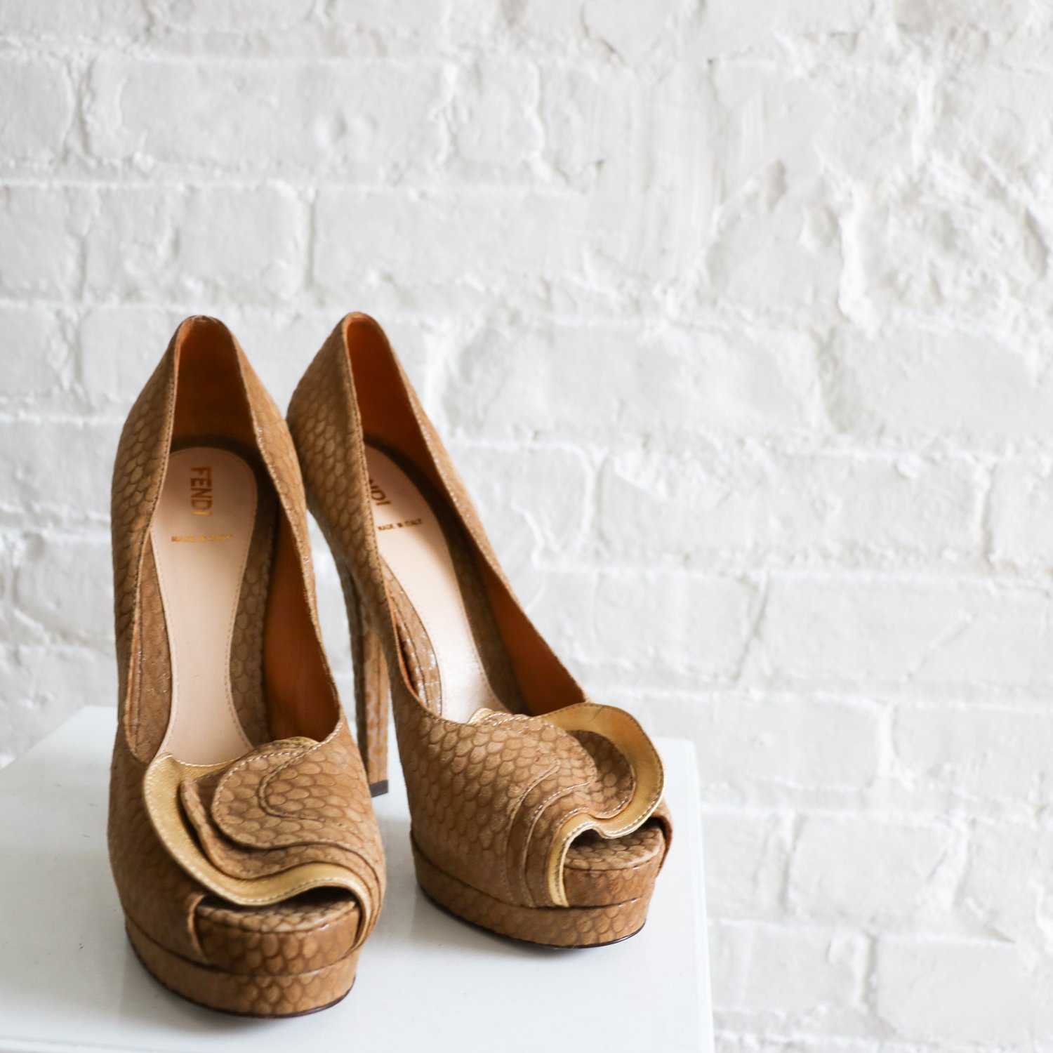 fendi peep toe pumps