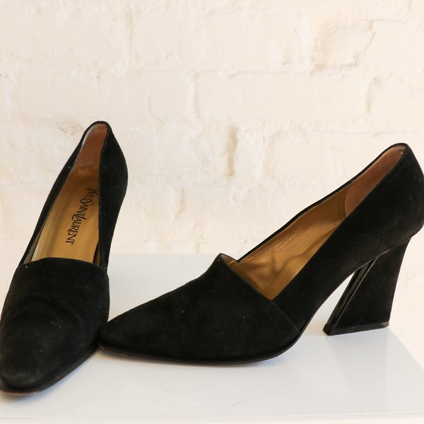 [pre-loved] Yves Saint Laurent Suede Curved Heel Pump - black