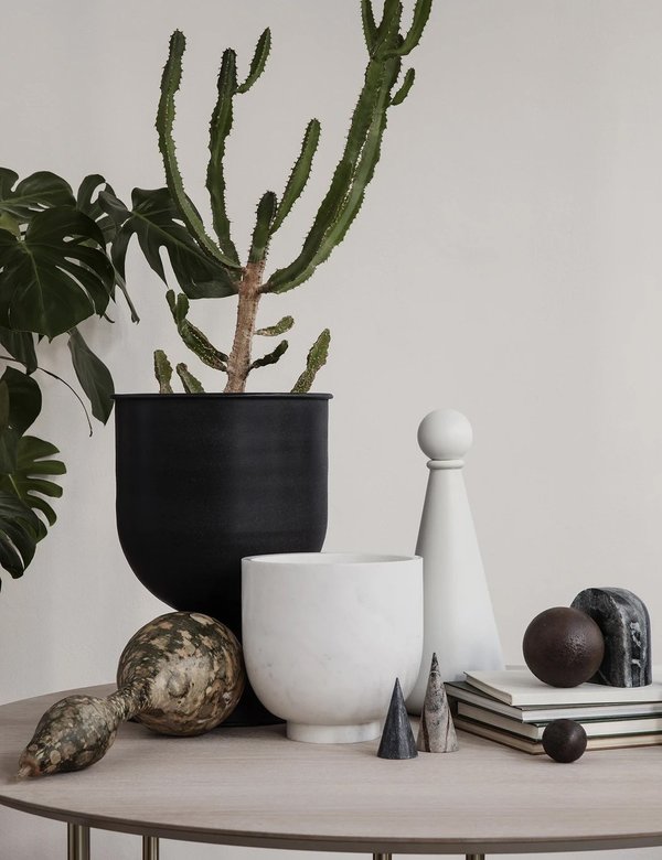 Ferm Living Small Hourglass Plant Pot - Black | Garmentory