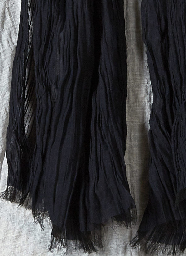 GREI. SILK COTTON CRINKLE SCARF - BLACK GREI. SILK COTTON CRINKLE SCARF - BLACK