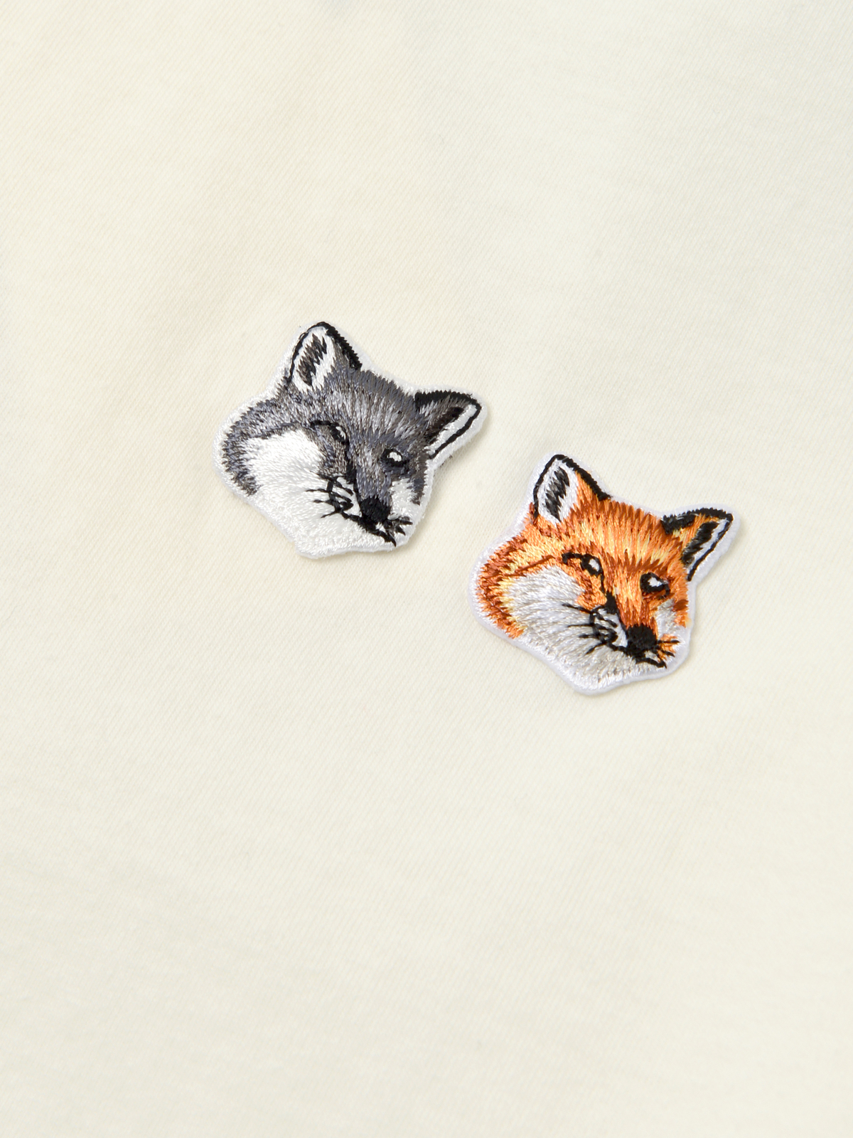 Maison Kitsuné TEE-SHIRT DOUBLE FOX HEAD PATCH LATTE - Image 4 of 5