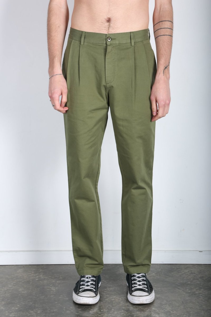Double Pleat Chino Pants サイズ30 IZOD Men's American Chino (Inert Flat-Front or Pleated
