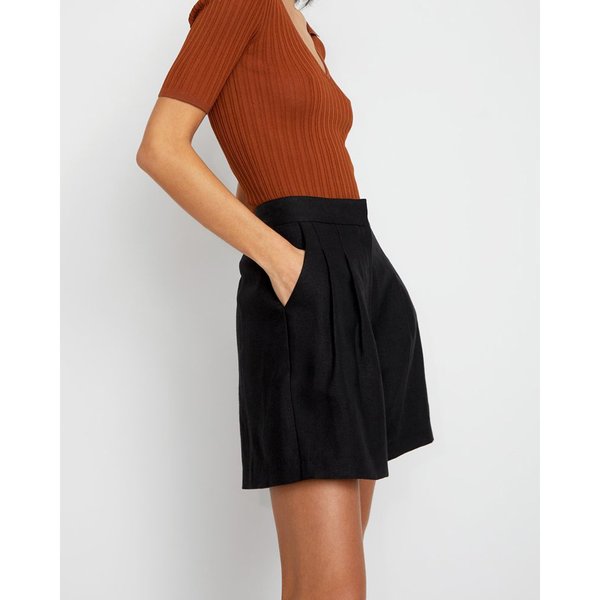 No.6 Linen Annika Short No.6 Linen Annika Short
