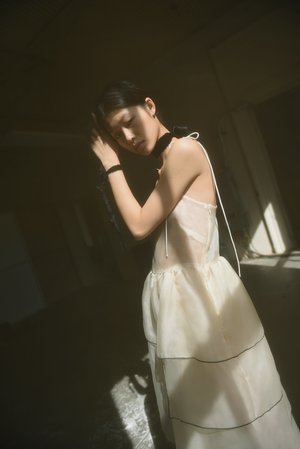Kamperett LAURENCE TIERED SILK ORGANZA MIDI DRESS Kamperett LAURENCE TIERED SILK ORGANZA MIDI DRESS