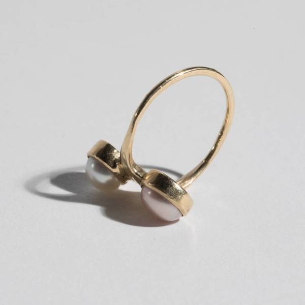 Aesa Ring with two pearls - 10k gold Aesa Ring with two pearls - 10k gold