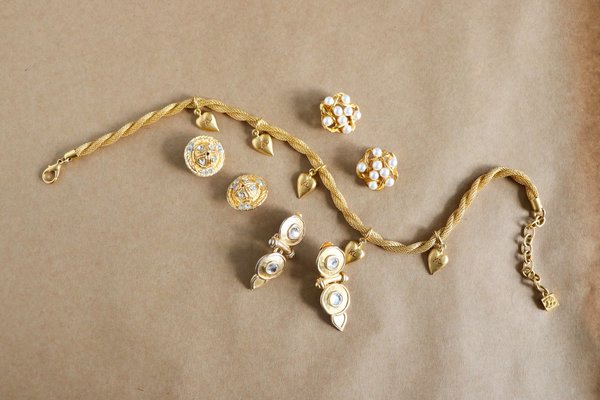 Vintage Karl Lagerfeld Clip On Earrings - gold Vintage Karl Lagerfeld Clip On Earrings - gold
